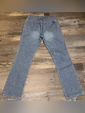 Guess women’s size 29 Straight Jeans in Light Blue Denim vintage designer
